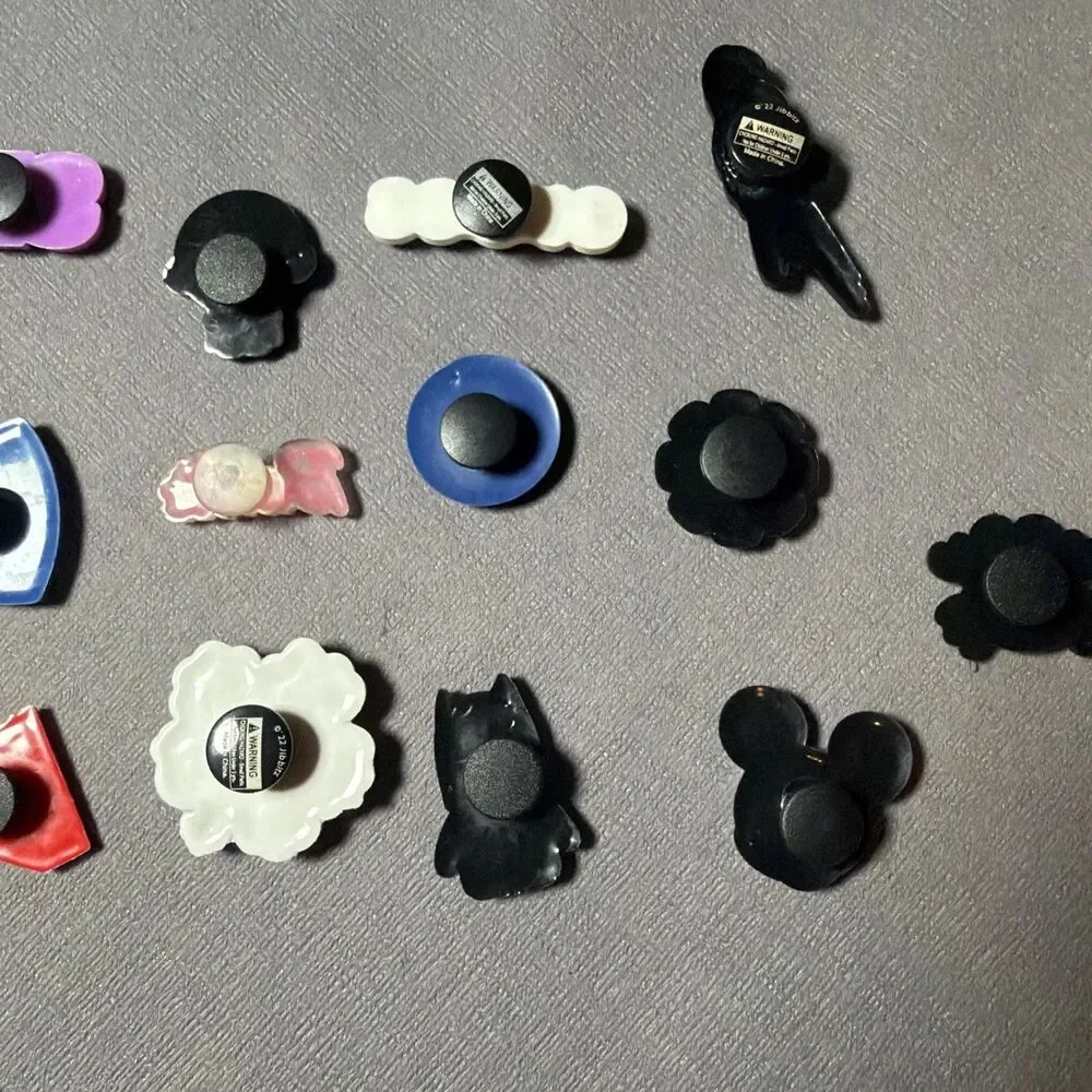 19Shoe Charms for Crocs – Mixed Cartoon  & Character Designs-L